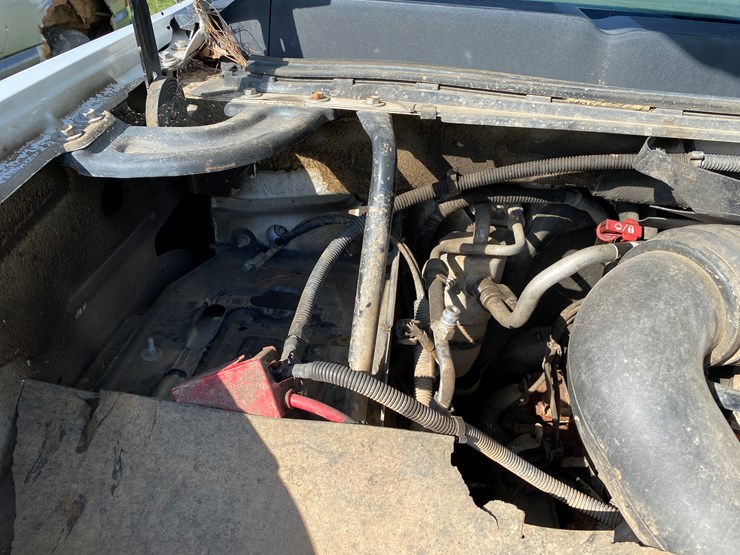 #1598-•-2010-chevy-silverado-1500-regular-cab-pickup-truck-(no-title)-image-72