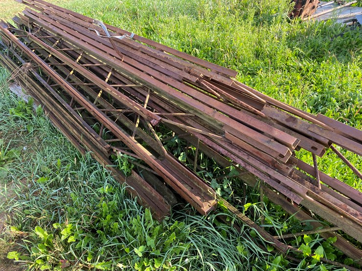 #1629-•-stack-of-steel-support-beams-image-7