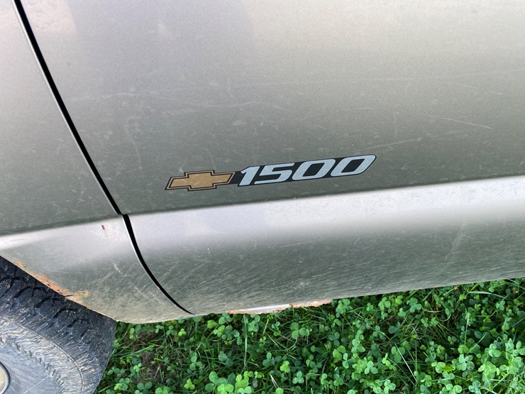 #1604-•-2000-chevy-silverado-1500-regular-cab-4x4-plow-truck-(no-title)-image-19