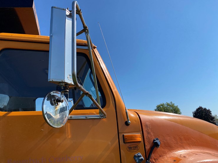 international-4900-image-35