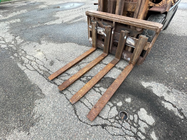 #5510-•-hyster-h50j-lp-forklift-image-9