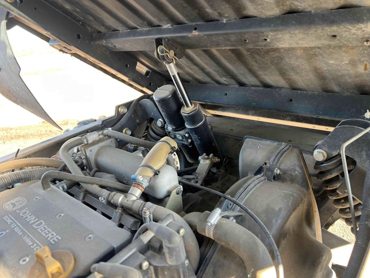 2013-john-deere-gator-image-12