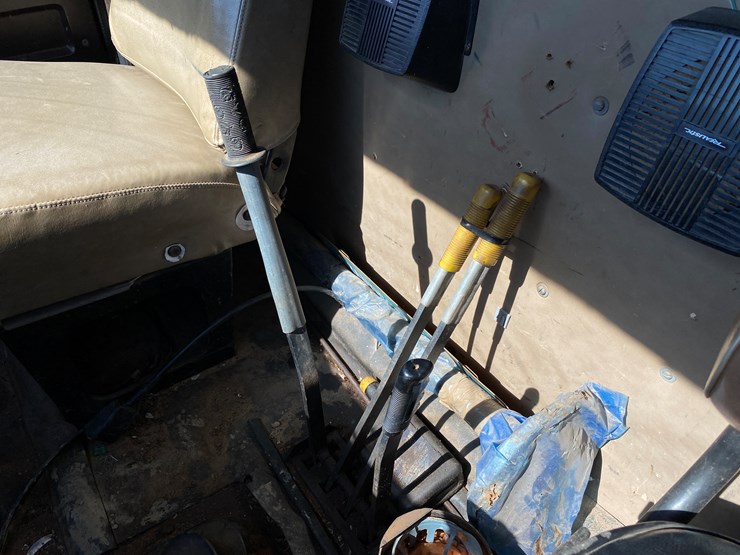 international-4900-image-55