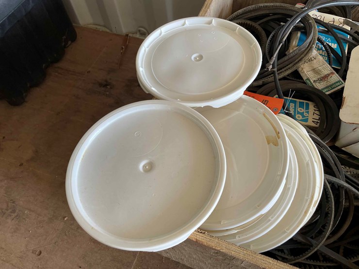 #1613-•-crate-of-misc.-belts-image-2