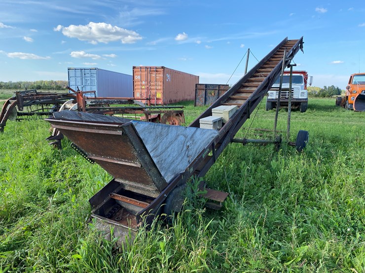 #1622-•-john-deere-hay-elevator-image-1