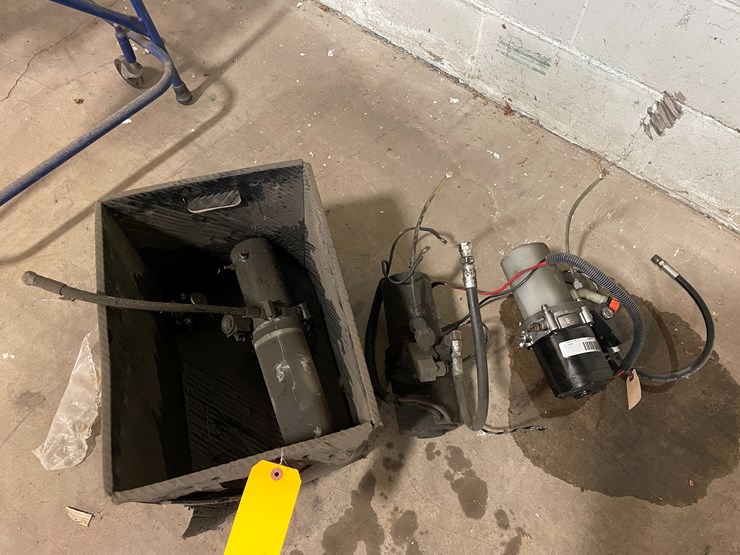 #7250-•-(3)-electric-hydraulic-pumps-image-1