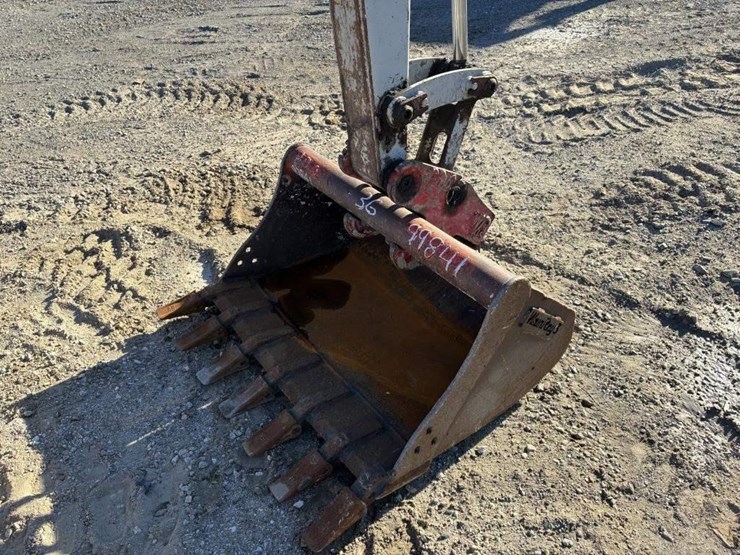 2022-takeuchi-tb230-image-6