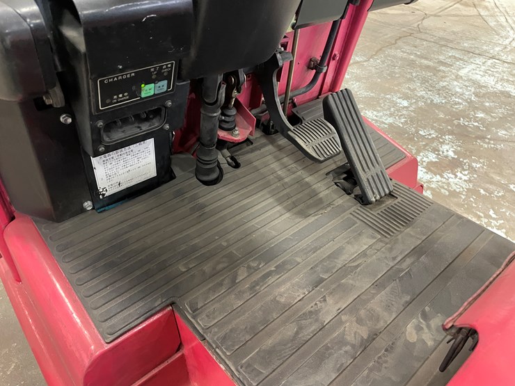 #5568-•-toyota-7-runner-1,500-lbs.-electric-forklift-image-39