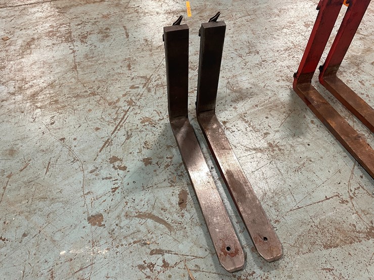 #7206-•-32"-x-4"-forklift-pallet-forks-image-3