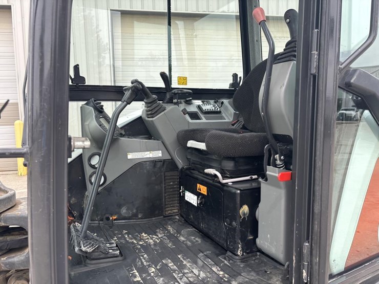 2019-bobcat-e85-image-43