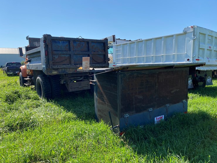 international-4900-image-6