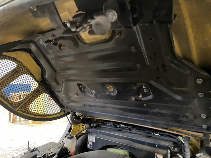 #5559-•-2017-yale-glc070-lp-forklift-image-52