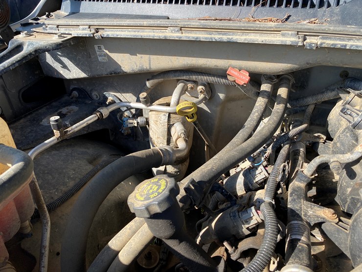 #1599-•-2000-chevy-silverado-1500-extended-cab-pickup-truck-(has-wi-title)-image-73