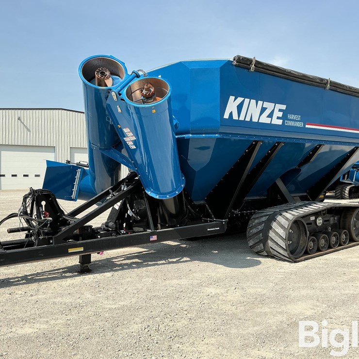 2022 Kinze 1321 Grain Cart