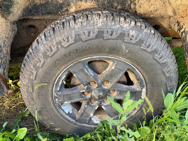 2010-gmc-sierra-1500-image-15