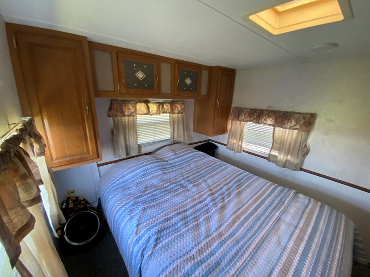 #1607-•-keystone-sprinter-360fk-camper,-(no-title)-image-55