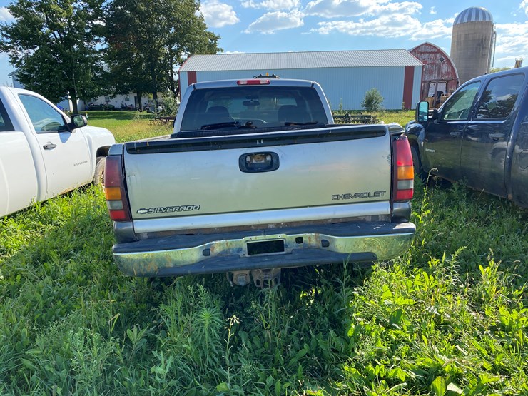 #1599-•-2000-chevy-silverado-1500-extended-cab-pickup-truck-(has-wi-title)-image-5