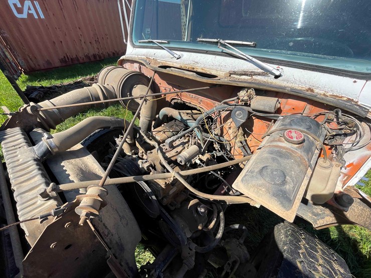 1982-international-dt466-image-109