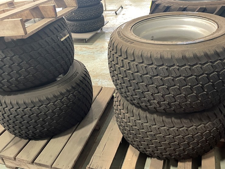 #7226-•-(4)-turf-tires-on-9-bolt-rims-image-4