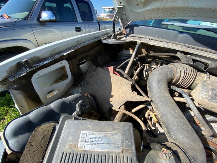 #1598-•-2010-chevy-silverado-1500-regular-cab-pickup-truck-(no-title)-image-68