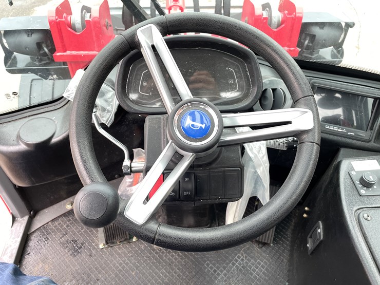 #5502-•-2024-magnum-4400l-wheel-loader-image-63