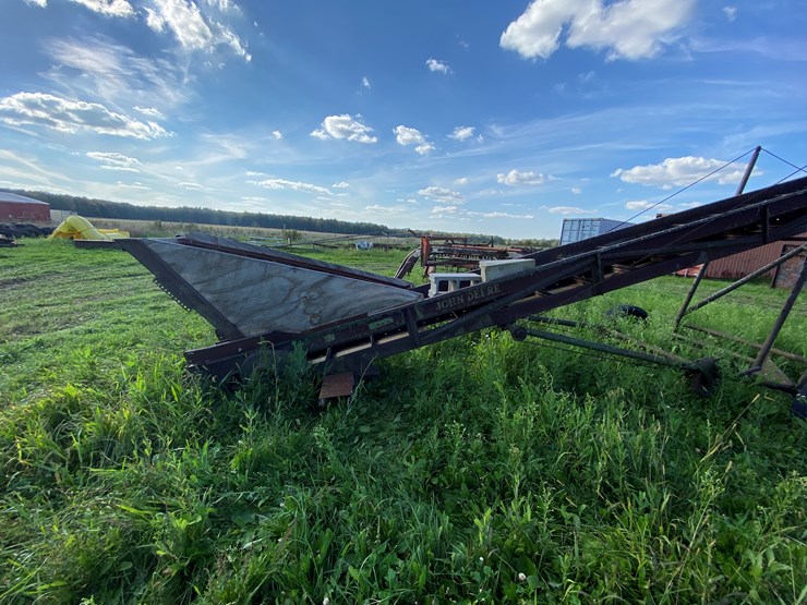 #1622-•-john-deere-hay-elevator-image-2