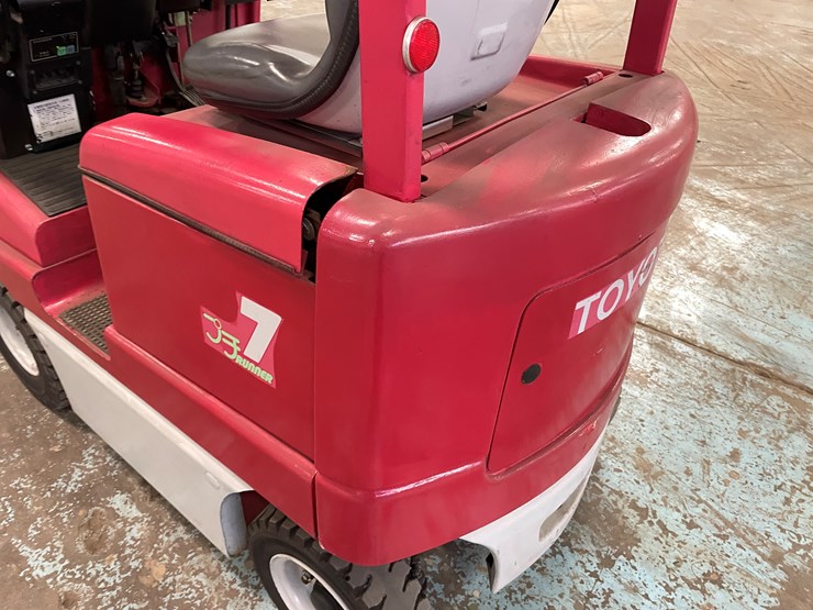 #5568-•-toyota-7-runner-1,500-lbs.-electric-forklift-image-21