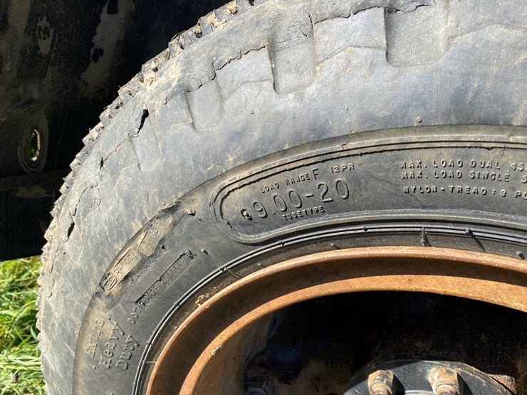 1982-international-dt466-image-20