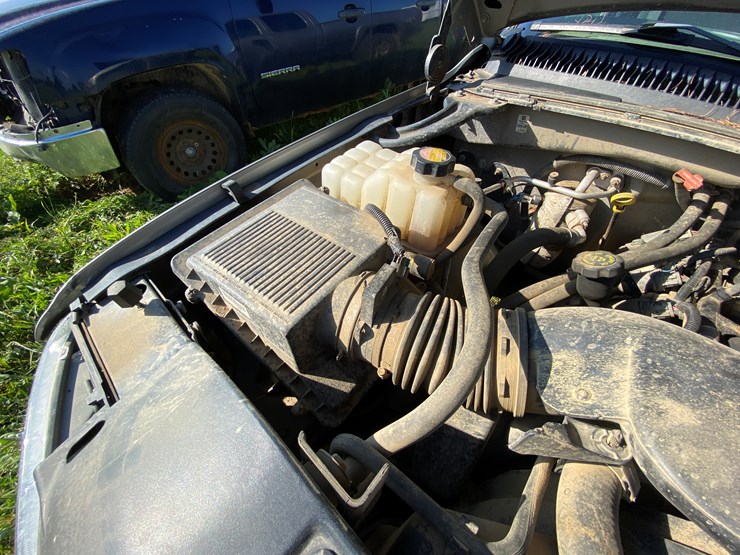 #1599-•-2000-chevy-silverado-1500-extended-cab-pickup-truck-(has-wi-title)-image-74