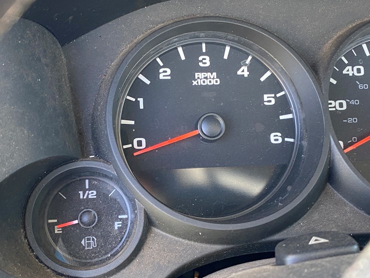 #1598-•-2010-chevy-silverado-1500-regular-cab-pickup-truck-(no-title)-image-55