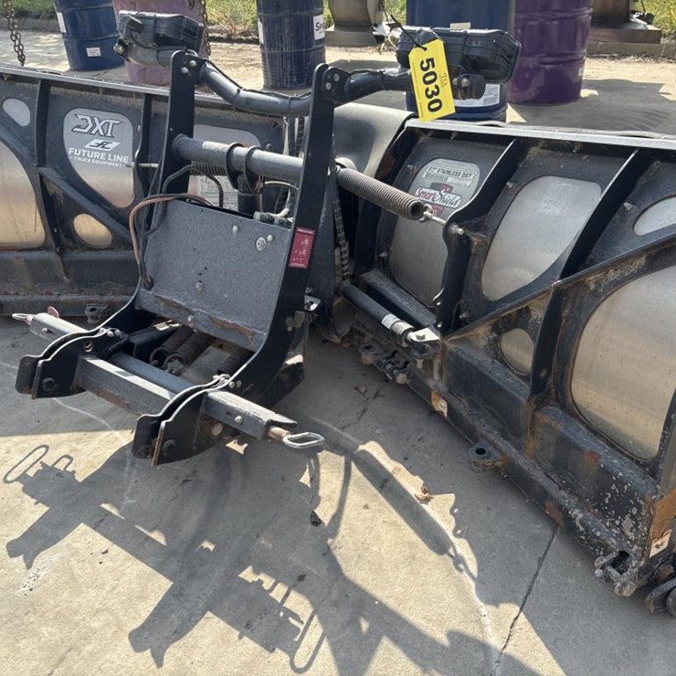 #5030 • Boss Power V DXT Smart Shield Truck V-Plow