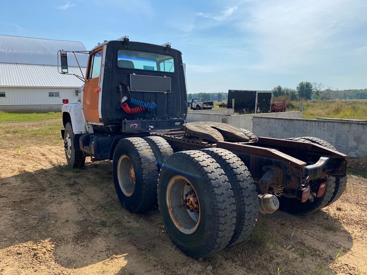 1987-ford-l9000-image-7