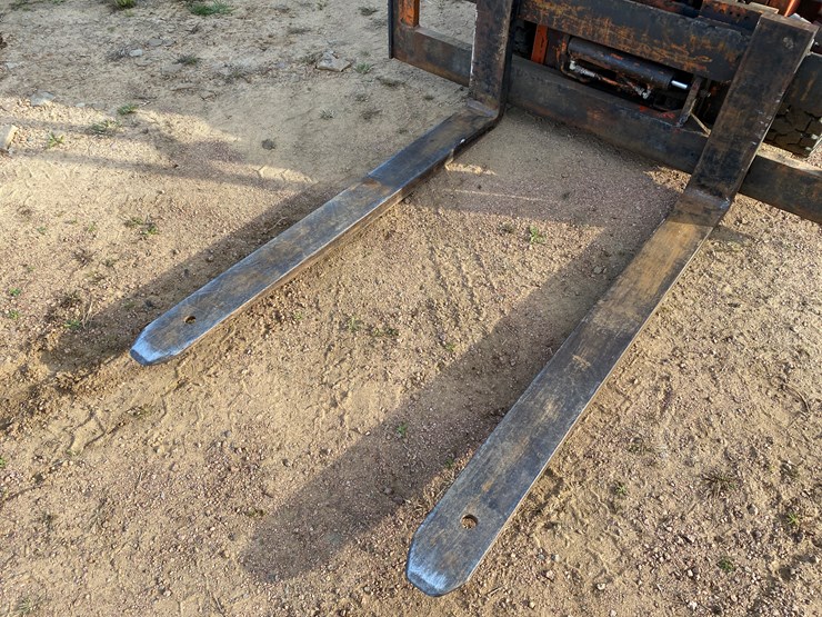 #1608-•-toyota-lp-forklift-image-12