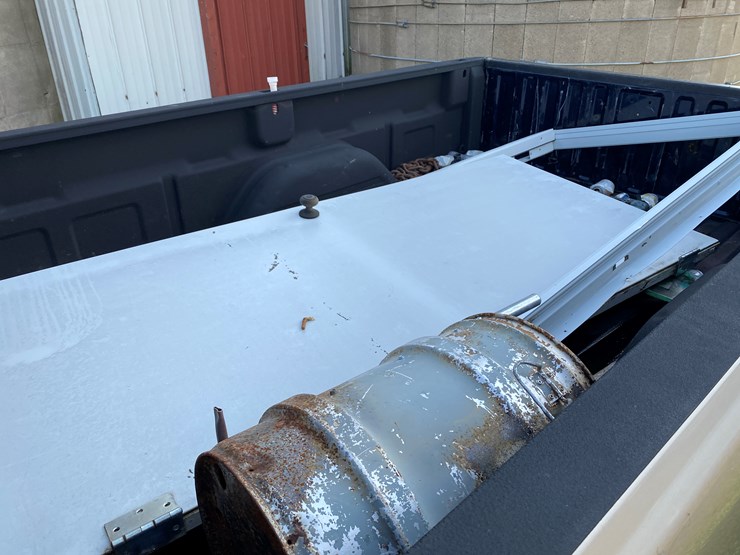 #1604-•-2000-chevy-silverado-1500-regular-cab-4x4-plow-truck-(no-title)-image-26