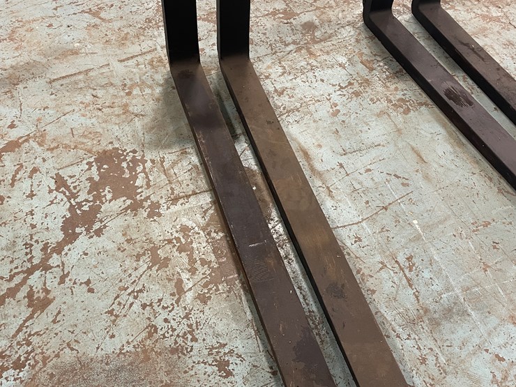 #7208-•-54"-x-4"-forklift-pallet-forks-image-2