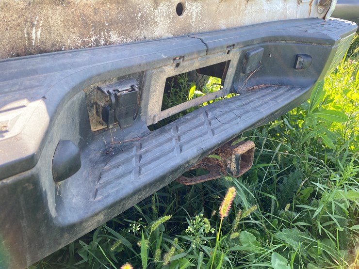 #1598-•-2010-chevy-silverado-1500-regular-cab-pickup-truck-(no-title)-image-20