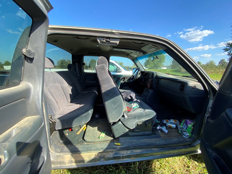 #1599-•-2000-chevy-silverado-1500-extended-cab-pickup-truck-(has-wi-title)-image-66