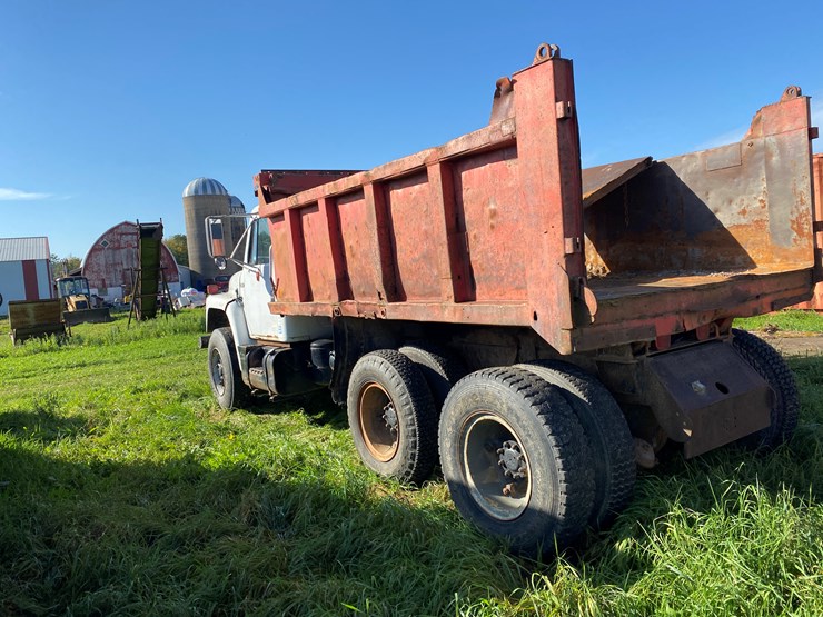 1982-international-dt466-image-11