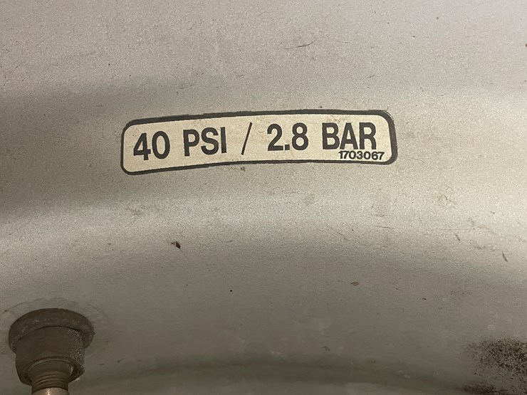 #7226-•-(4)-turf-tires-on-9-bolt-rims-image-11