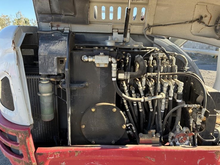 2022-takeuchi-tb230-image-16