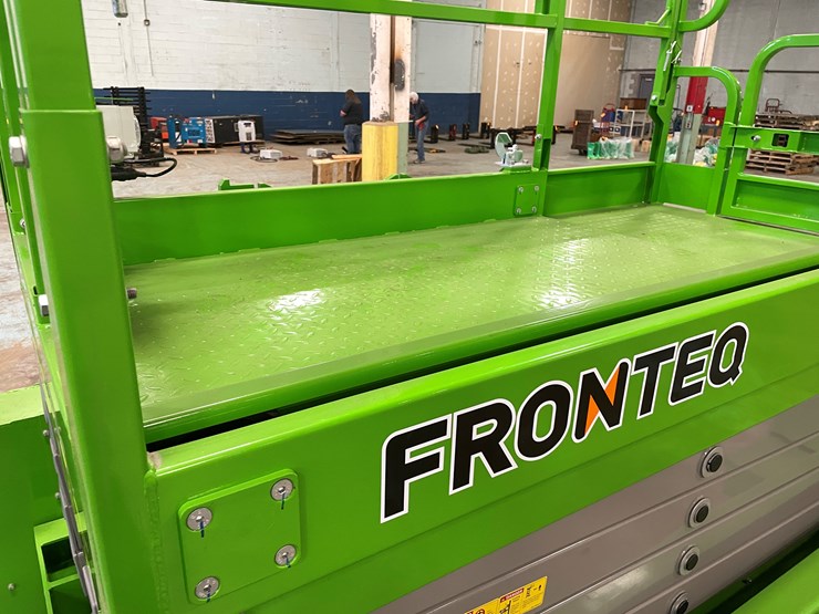 #5551-•-fronteq-fs6332tl-track-drive-scissor-lift-with-outriggers-image-27