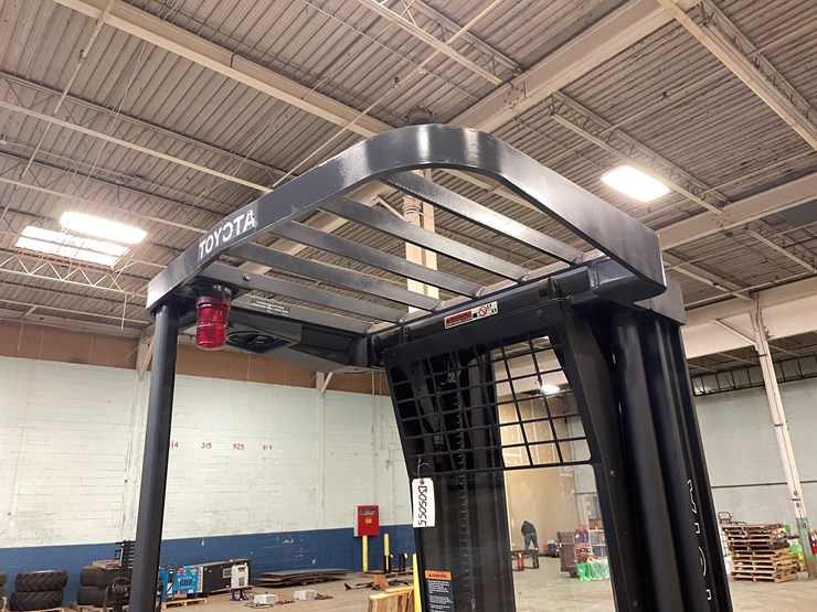 #5566-•-toyota-7bru18-ride-on-electric-reach-forklift-image-22