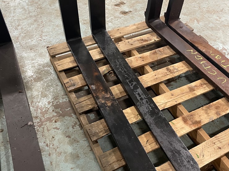 #7214-•-42"-x-4"-forklift-pallet-forks-image-2