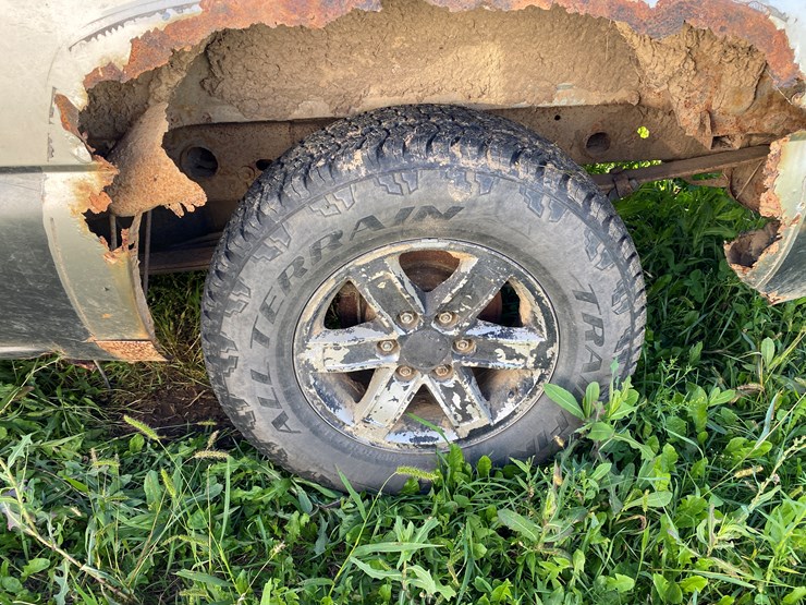 #1599-•-2000-chevy-silverado-1500-extended-cab-pickup-truck-(has-wi-title)-image-14