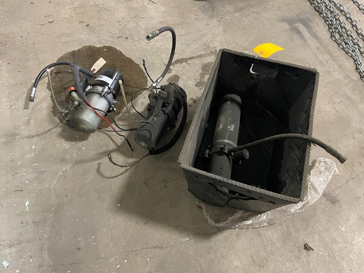 #7250-•-(3)-electric-hydraulic-pumps-image-4