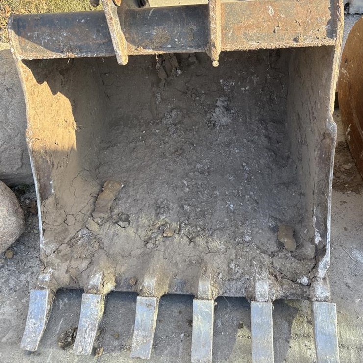 #5088 • Geith 36" MX6 HD Excavator Bucket