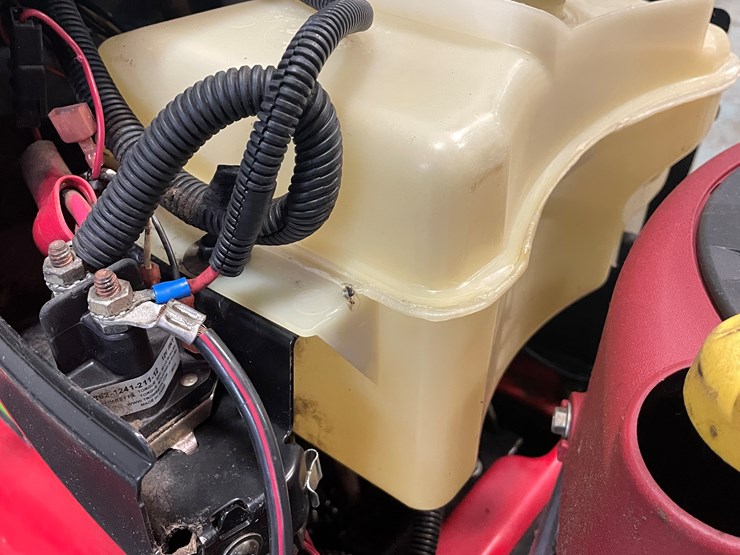 #7236-•-poulan-pro-xt-42"-riding-mower,-needs-head-gasket-image-19