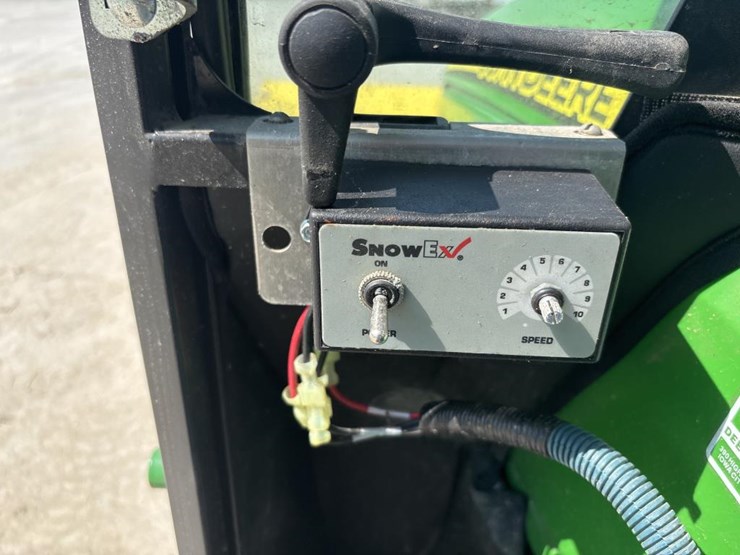 john-deere-1025r-image-55