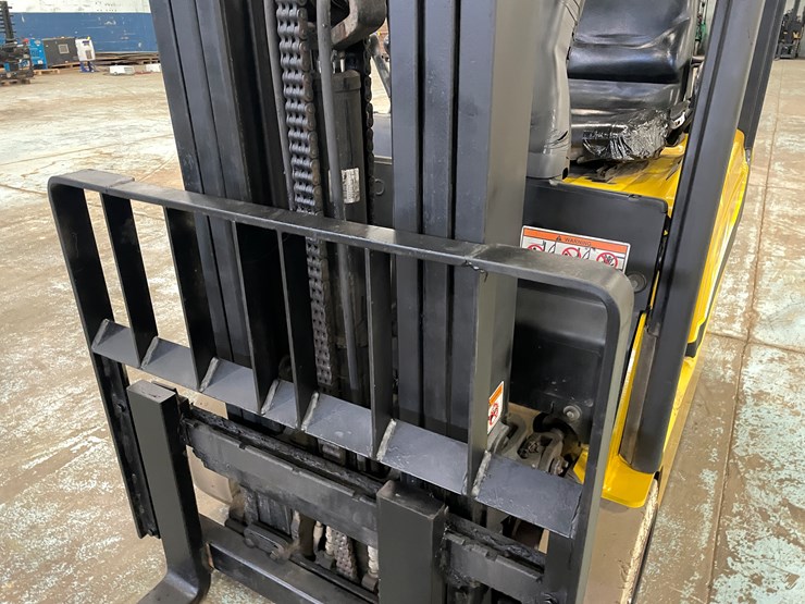#5565-•-2020-yale-erp040-electric-forklift-image-12