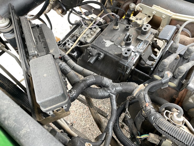 john-deere-gator-image-18